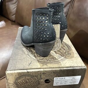 Liberty Black Boots LB71236 Distressed Studded